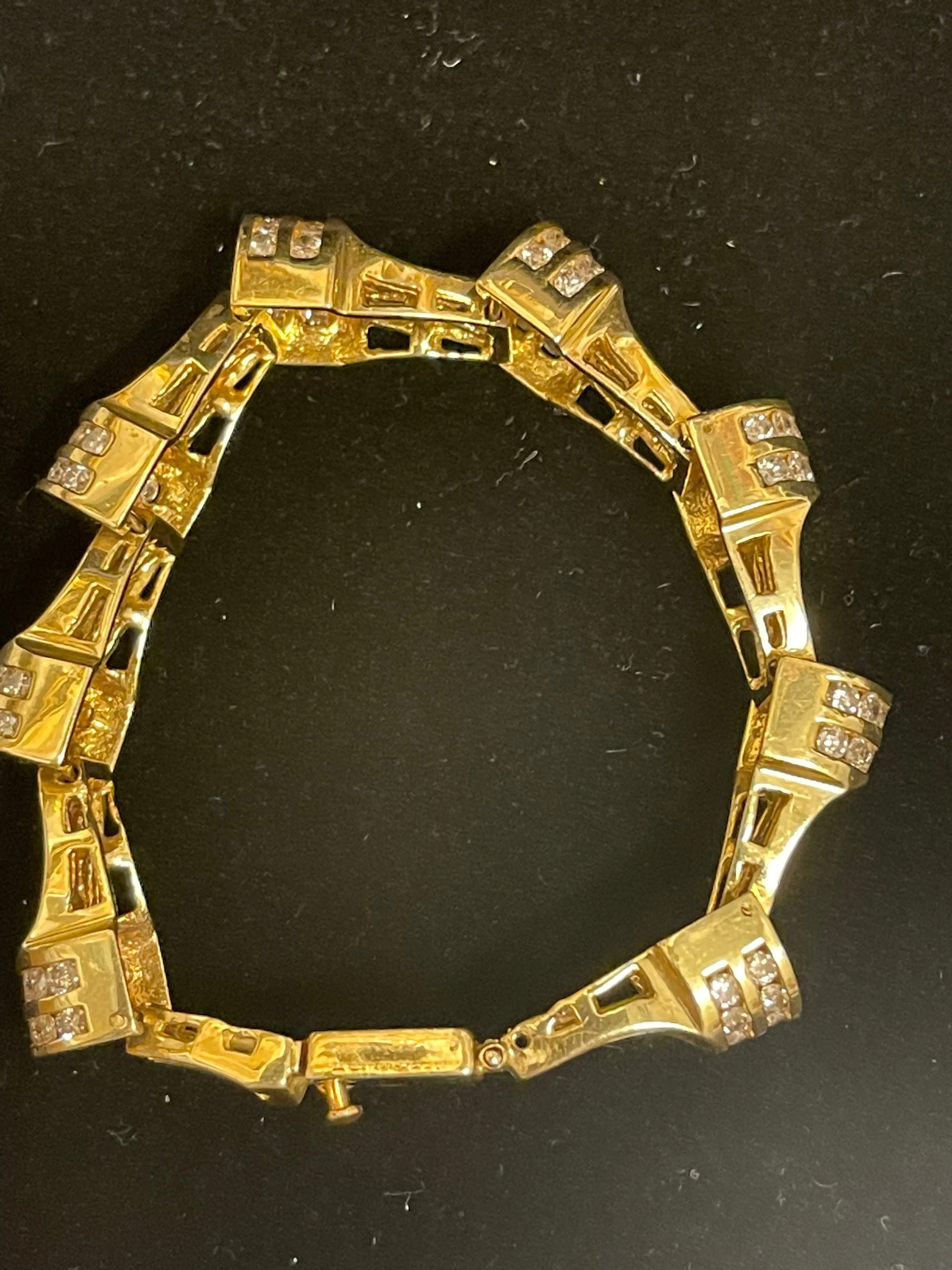 13.6ct Round and Baguette Handset Diamonds in 14K YG Bracelet - $40K APR w/ CoA!