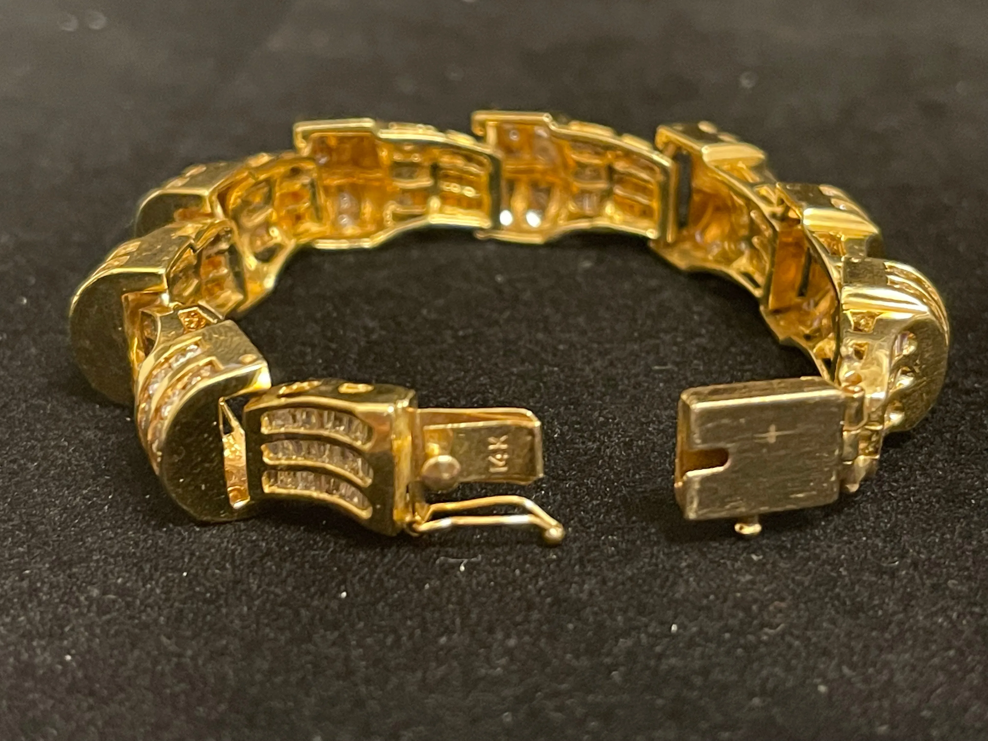 13.6ct Round and Baguette Handset Diamonds in 14K YG Bracelet - $40K APR w/ CoA!