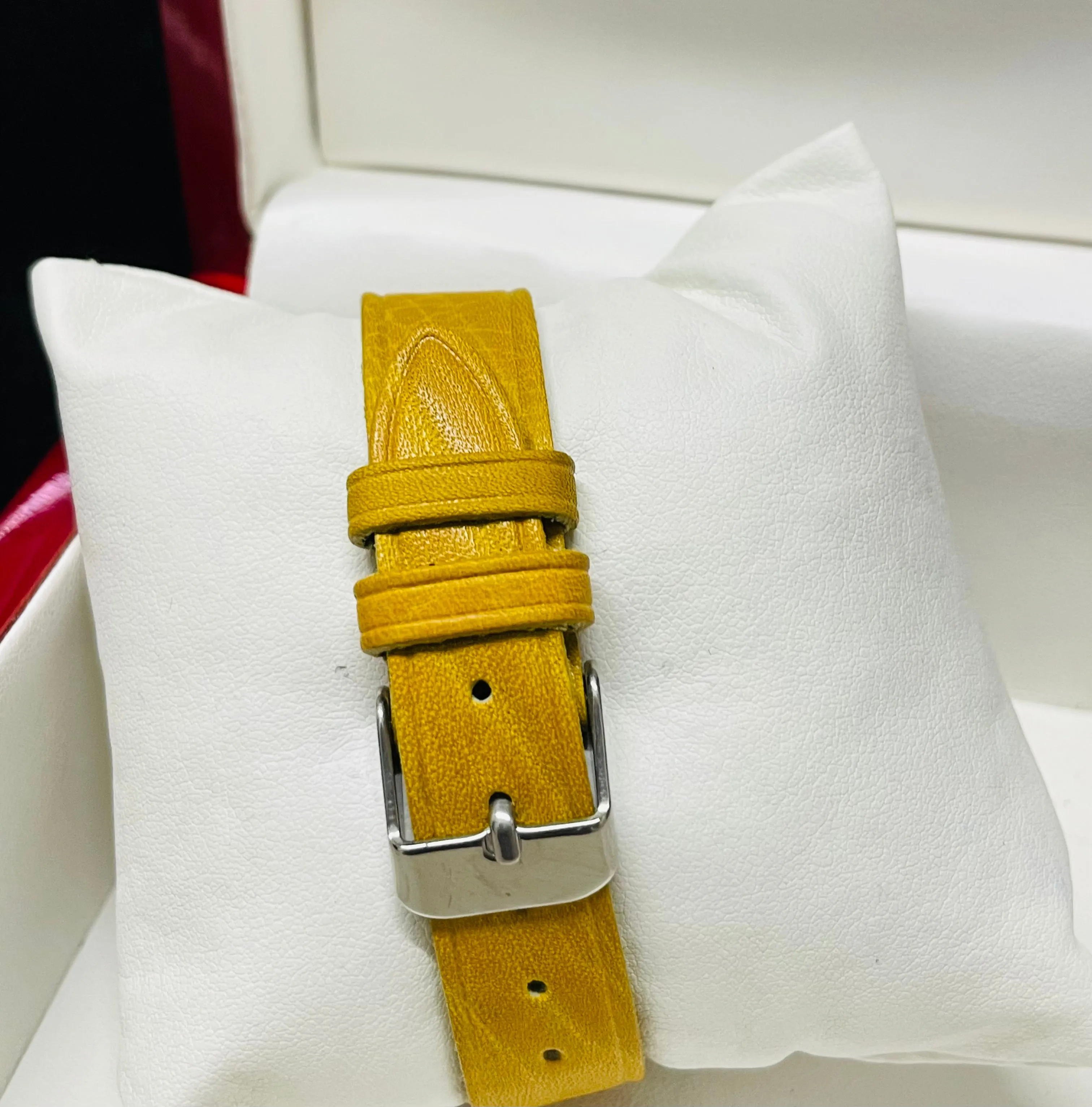 BULOVA VINTAGE LIKE NEW 1940'S LADIES SOLID YELLOW GOLD WATCH - $10K APR w/ COA!