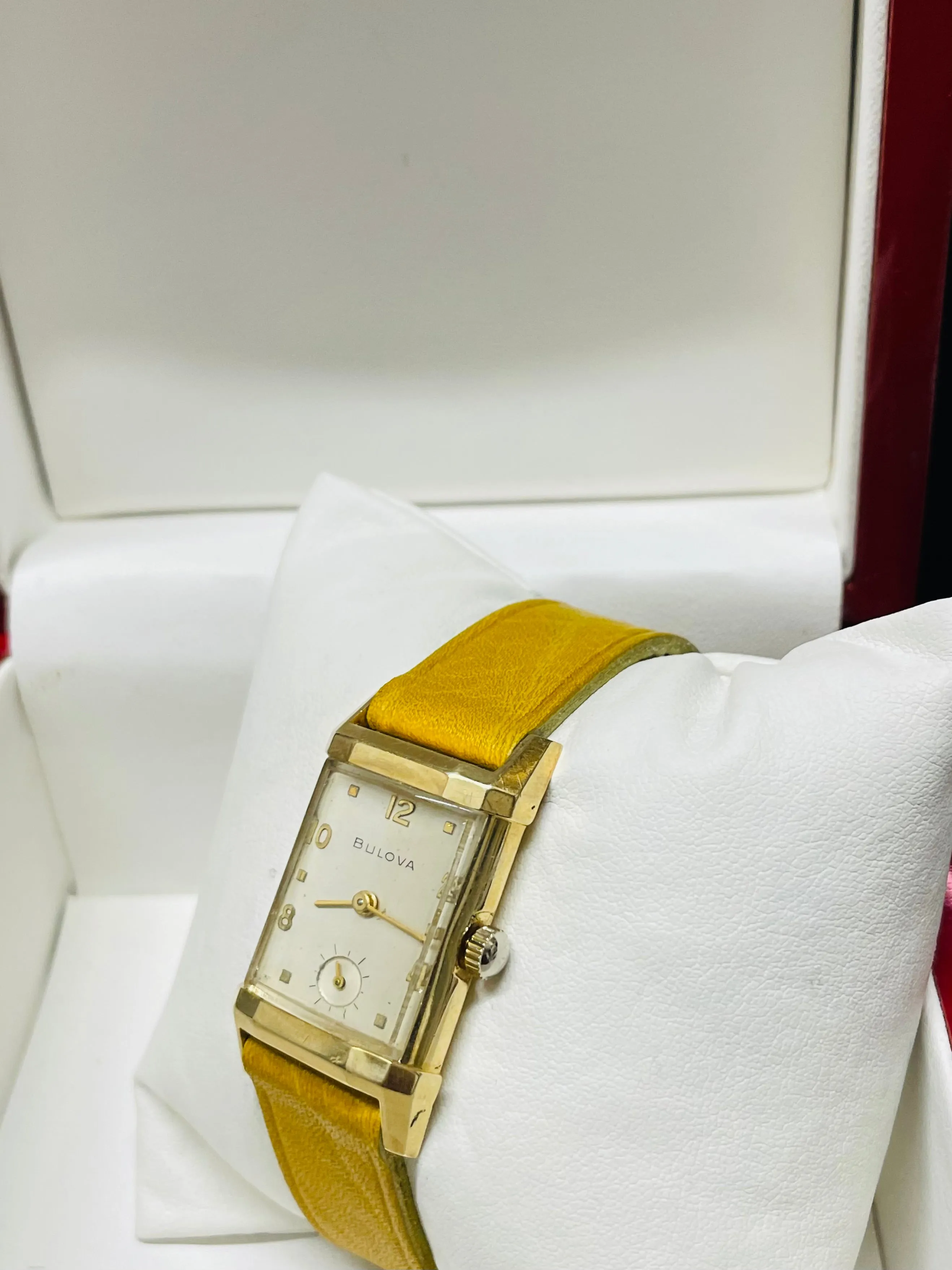 BULOVA VINTAGE LIKE NEW 1940'S LADIES SOLID YELLOW GOLD WATCH - $10K APR w/ COA!