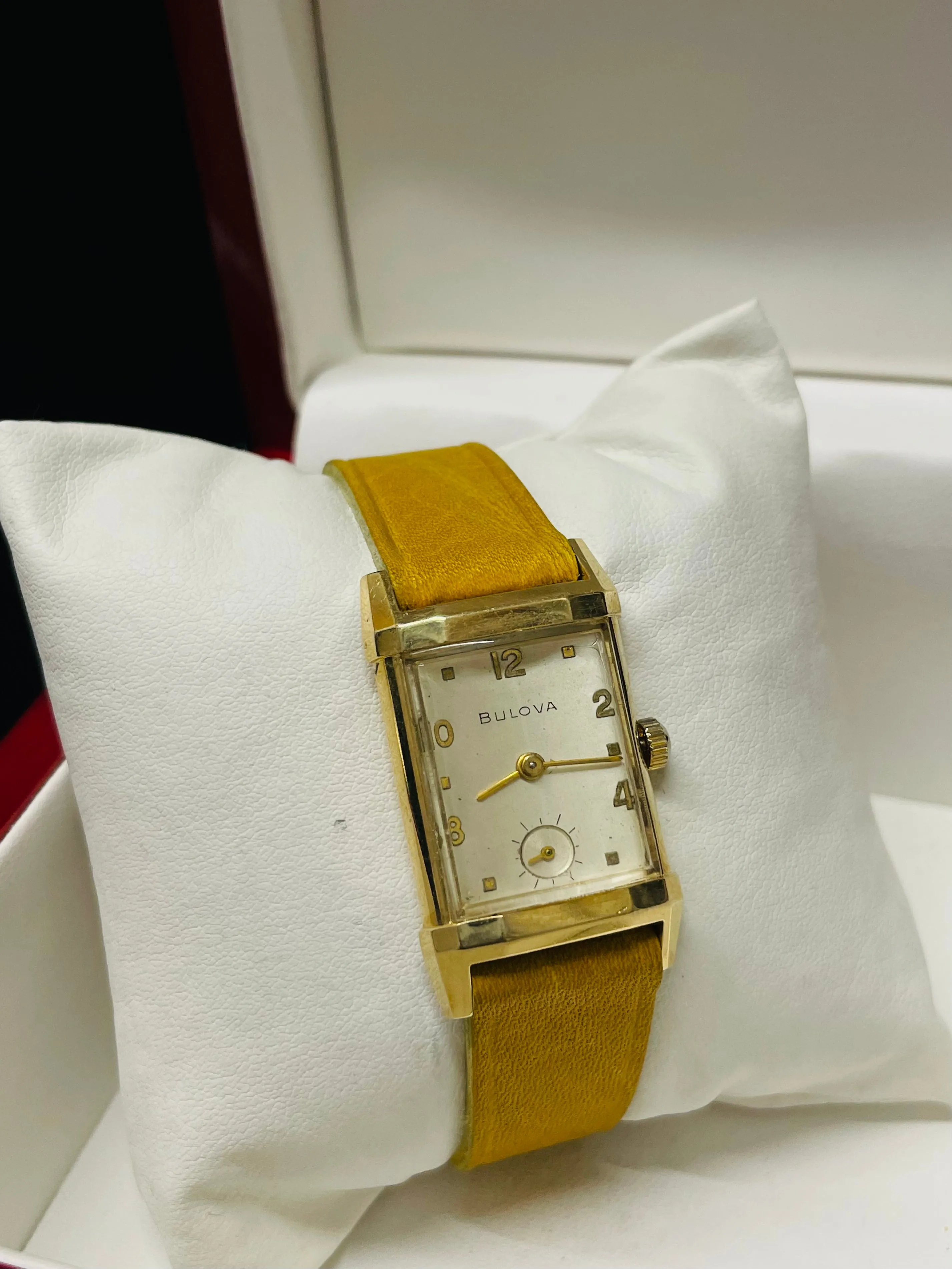 BULOVA VINTAGE LIKE NEW 1940'S LADIES SOLID YELLOW GOLD WATCH - $10K APR w/ COA!