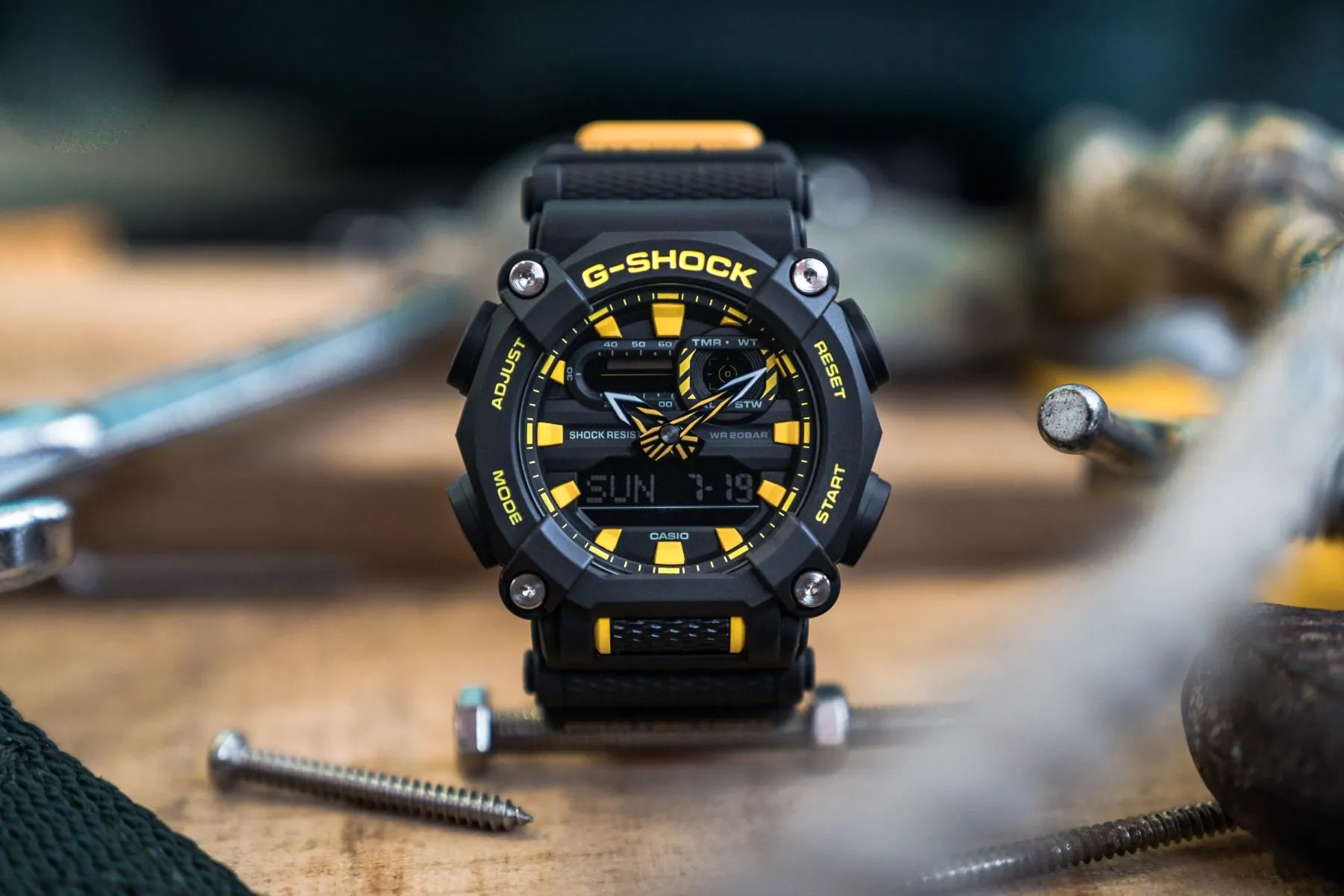 CASIO G-Shock Resin Band 200-meter water resistance #GA-900A-1A9ER