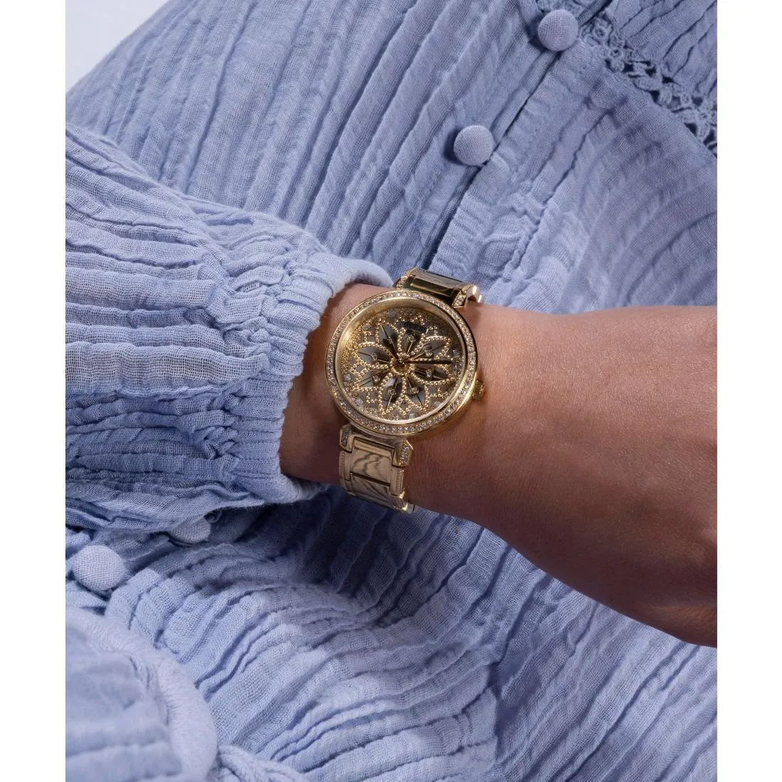 Guess Women 36 mm Gold Dial Analog Watch- GW0528L2