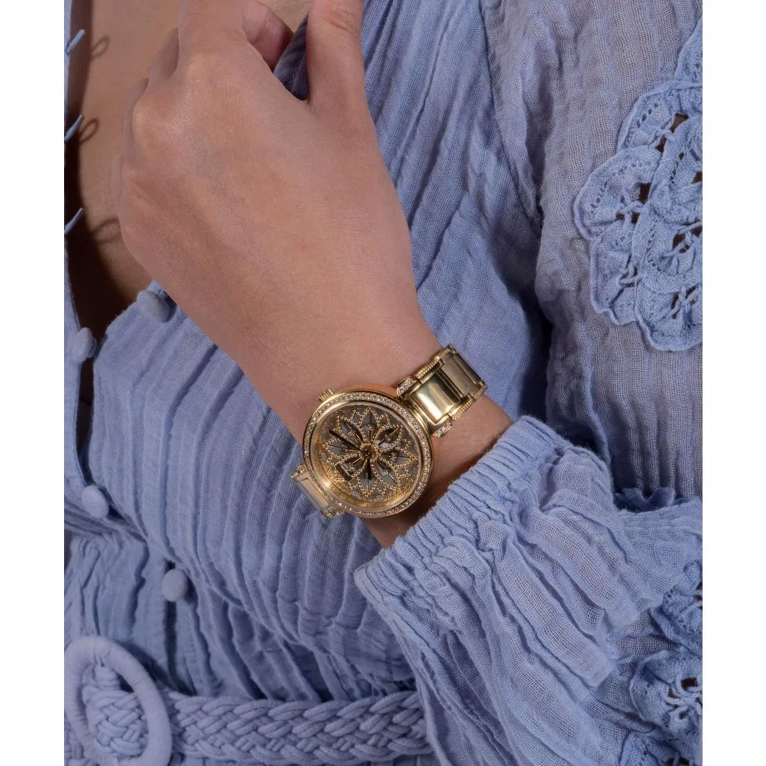 Guess Women 36 mm Gold Dial Analog Watch- GW0528L2