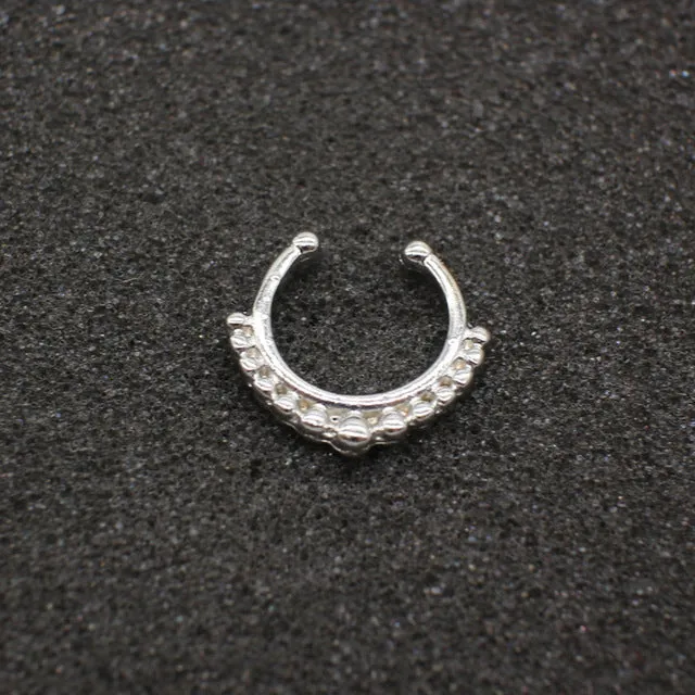 High quality metal fake nose ring Medical titanium jewelry clicker faux septum Piercing clip non Body Hoop For Women wholesale