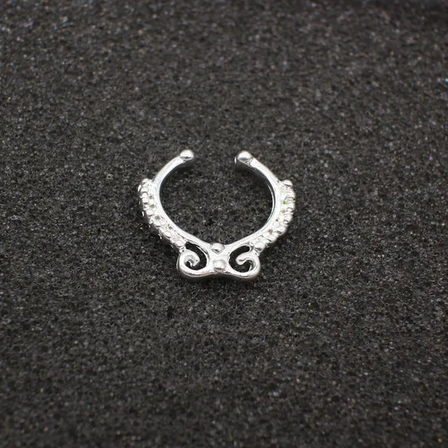 High quality metal fake nose ring Medical titanium jewelry clicker faux septum Piercing clip non Body Hoop For Women wholesale