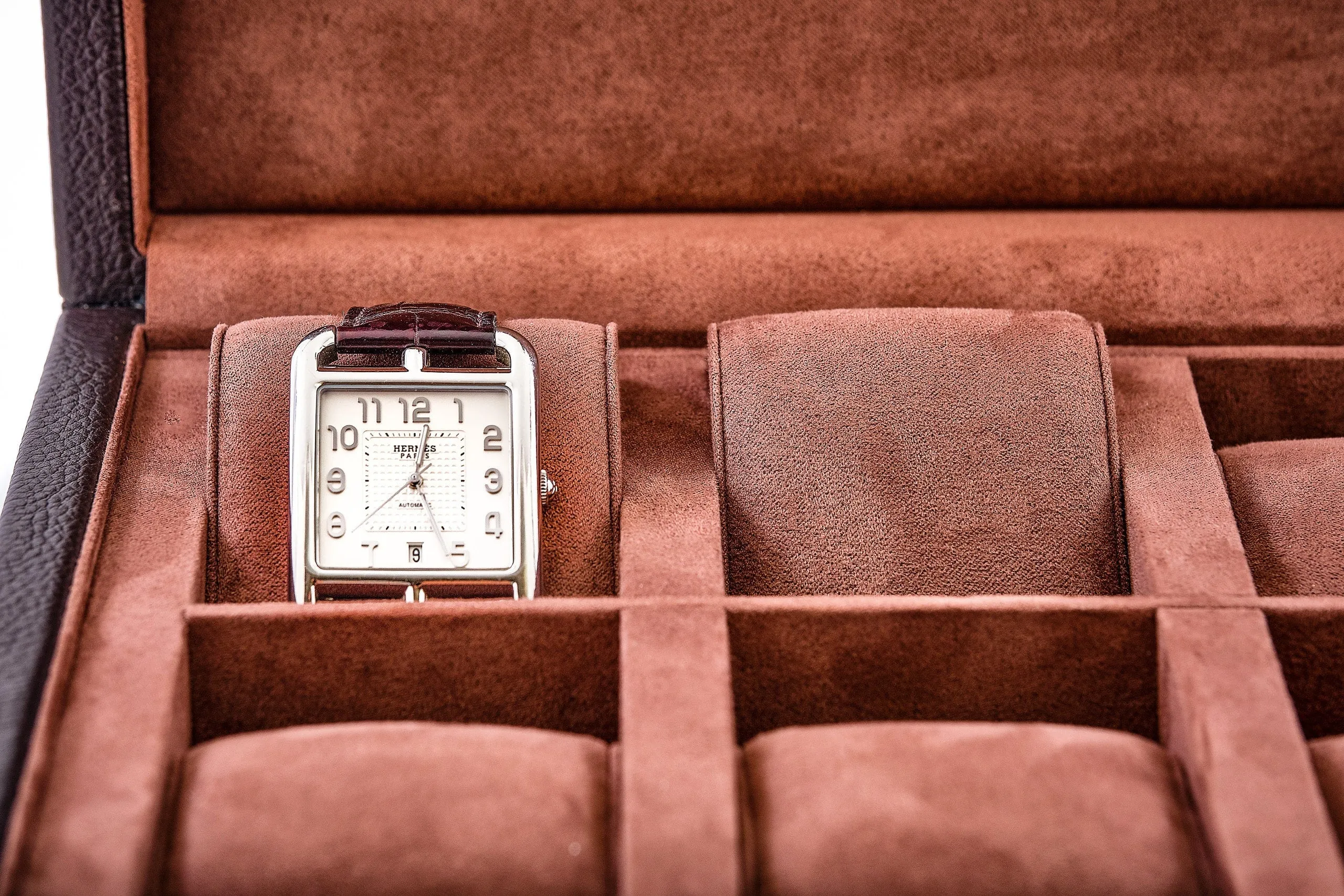 LNCH Watch Case Chocolate Brown