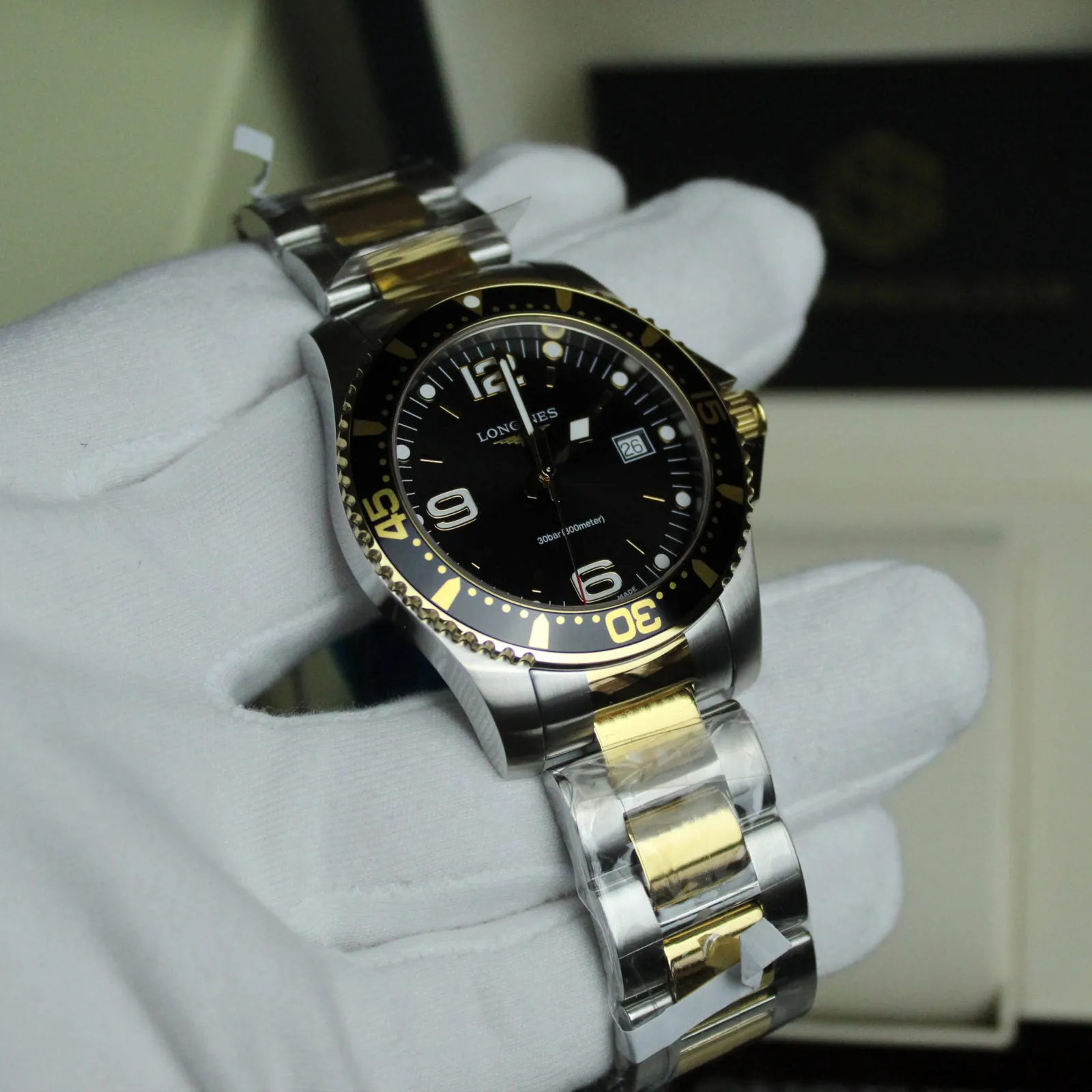 LONGINES HydroConquest Quartz Stainless Steel Black Dial Mens Watch L37403567