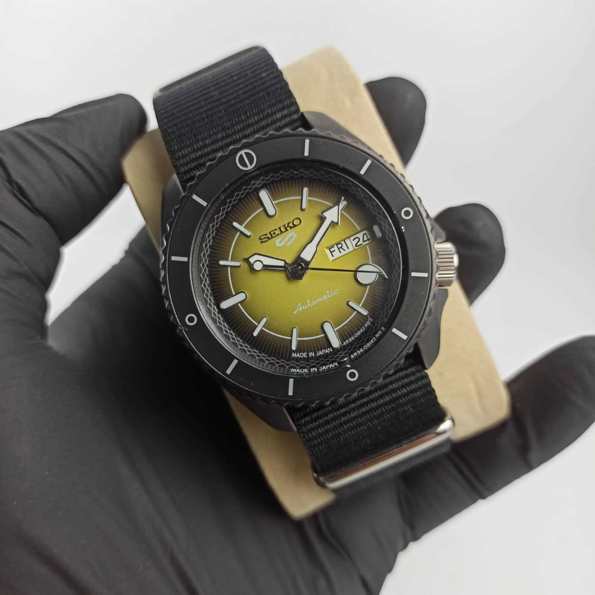 Seiko 5 - Pre-Owned Original - Automatic - Limited Edition - 42mm - Men's Watch.
