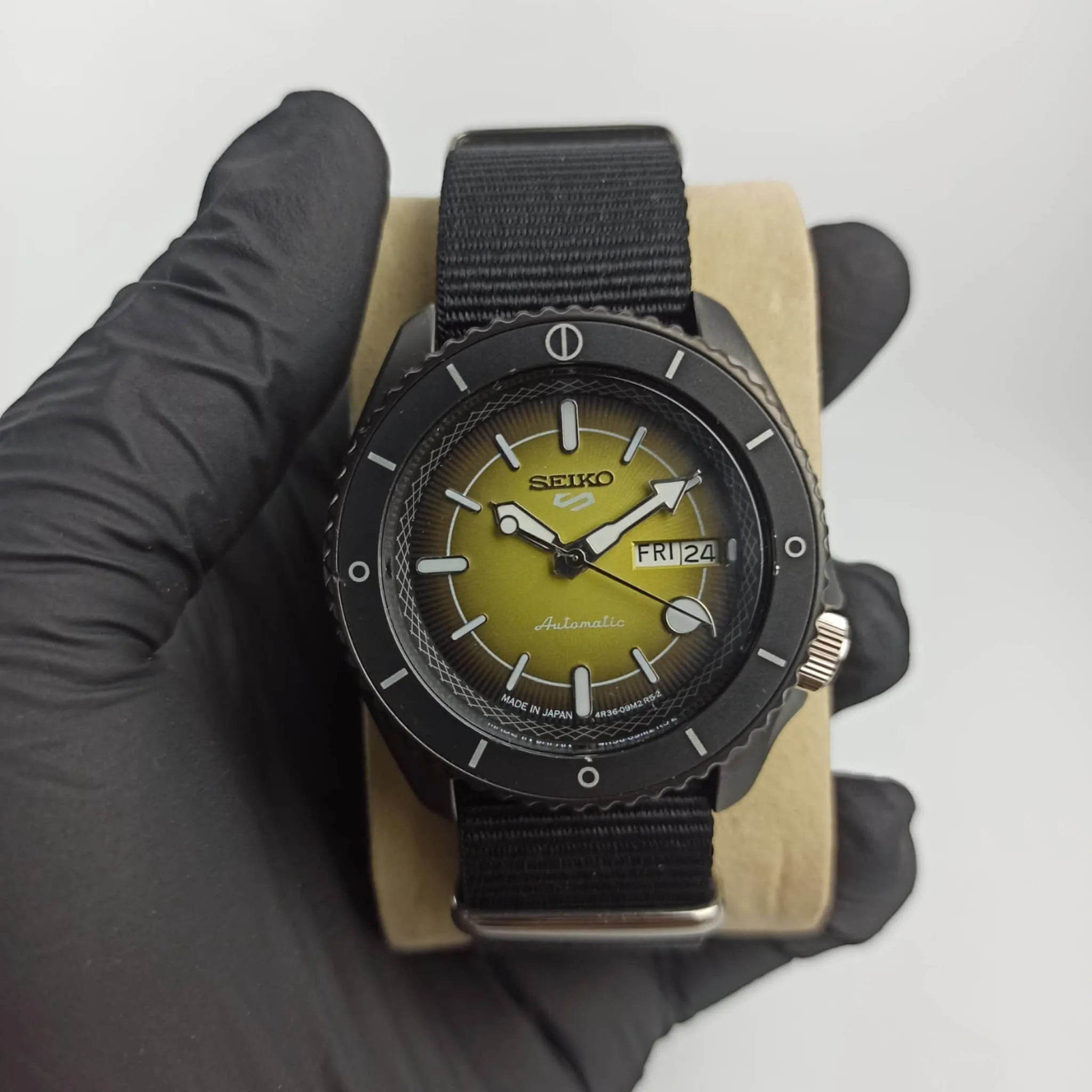 Seiko 5 - Pre-Owned Original - Automatic - Limited Edition - 42mm - Men's Watch.