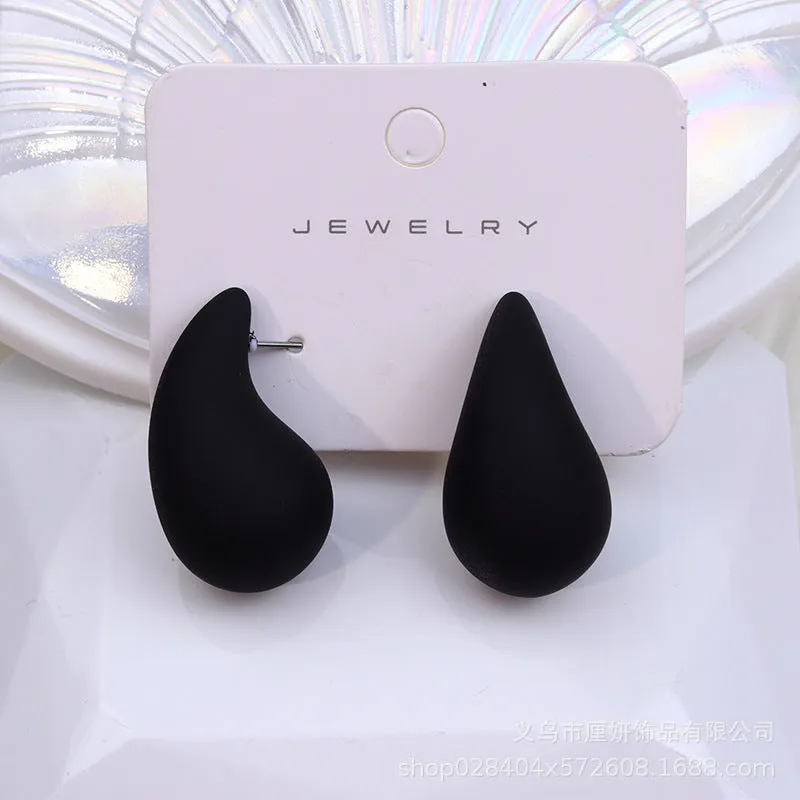Sense of luxury niche hollow drop earrings personality temperament earrings dopamine stud earrings jewelry wholesale women