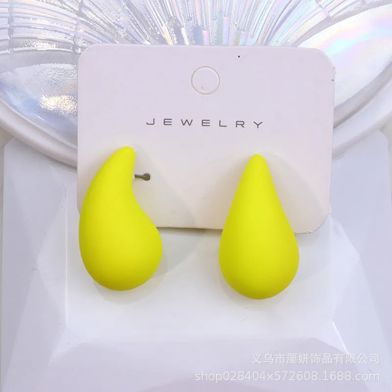 Sense of luxury niche hollow drop earrings personality temperament earrings dopamine stud earrings jewelry wholesale women