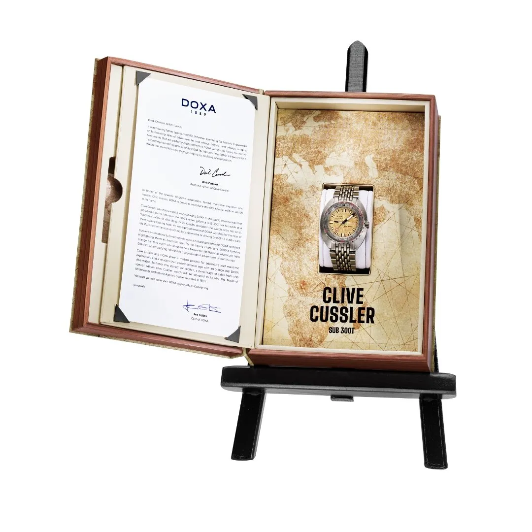 SUB 300T Clive Cussler